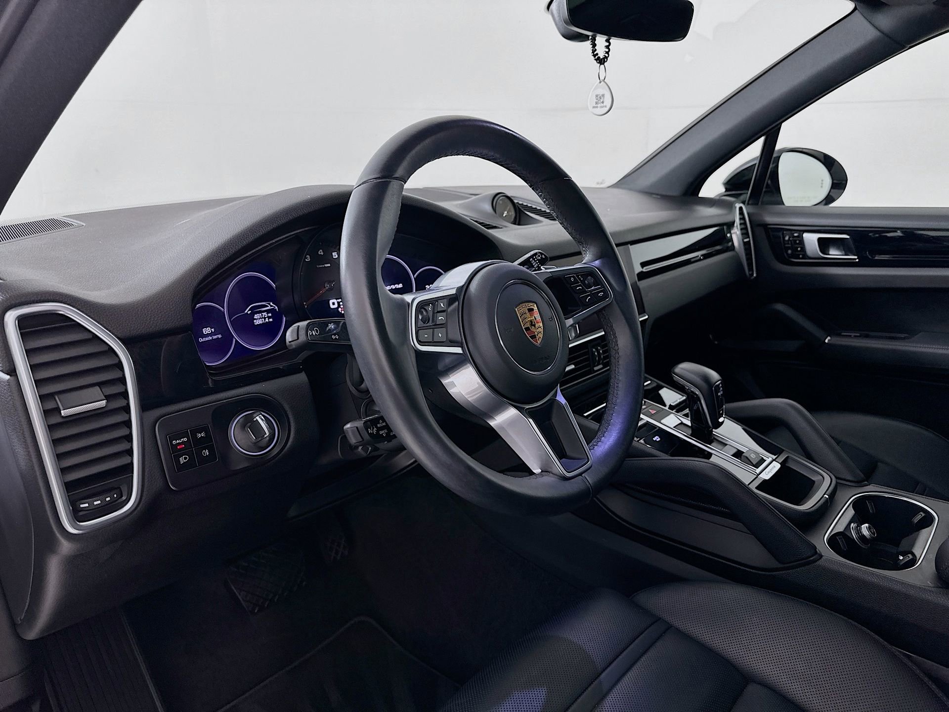 Used 2021 Porsche Cayenne AWD/4WD image 10
