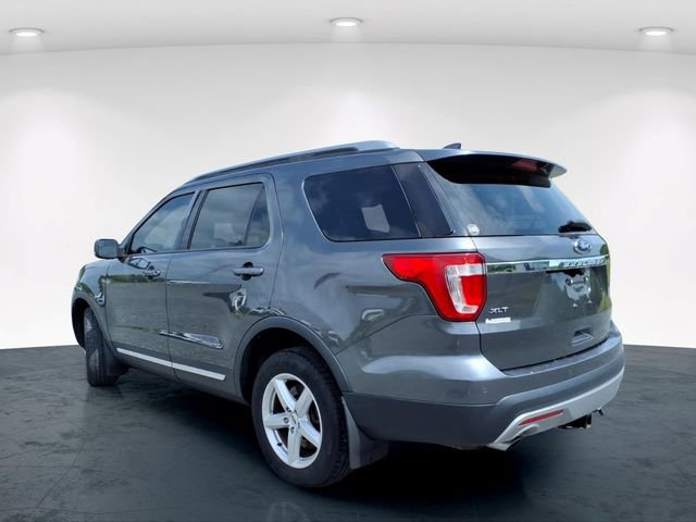 Used 2017 Ford Explorer XLT AWD/4WD image 9