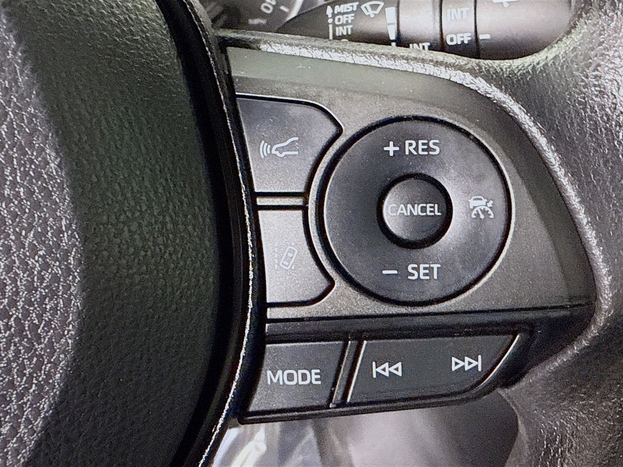 Used 2022 Toyota RAV4 XLE image 15