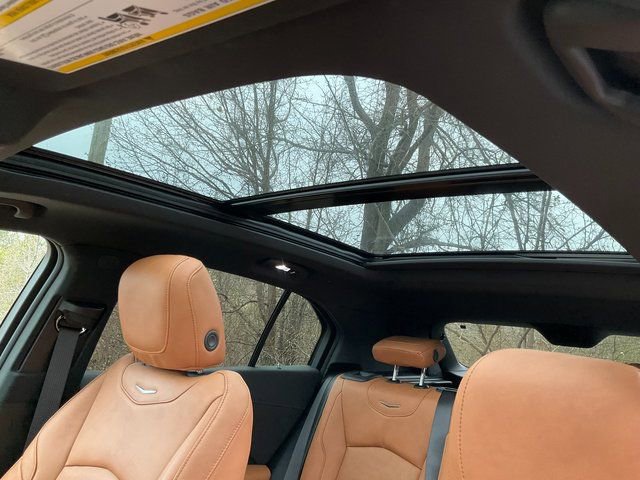 Certified 2025 Cadillac XT4 Sport image 9