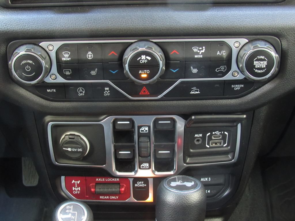 Used 2024 Jeep Wrangler Unlimited Sport AWD/4WD image 28