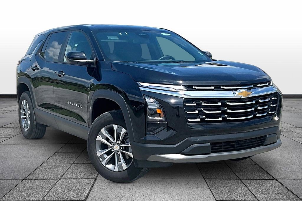 Used 2026 Chevrolet Equinox LT FWD image 2
