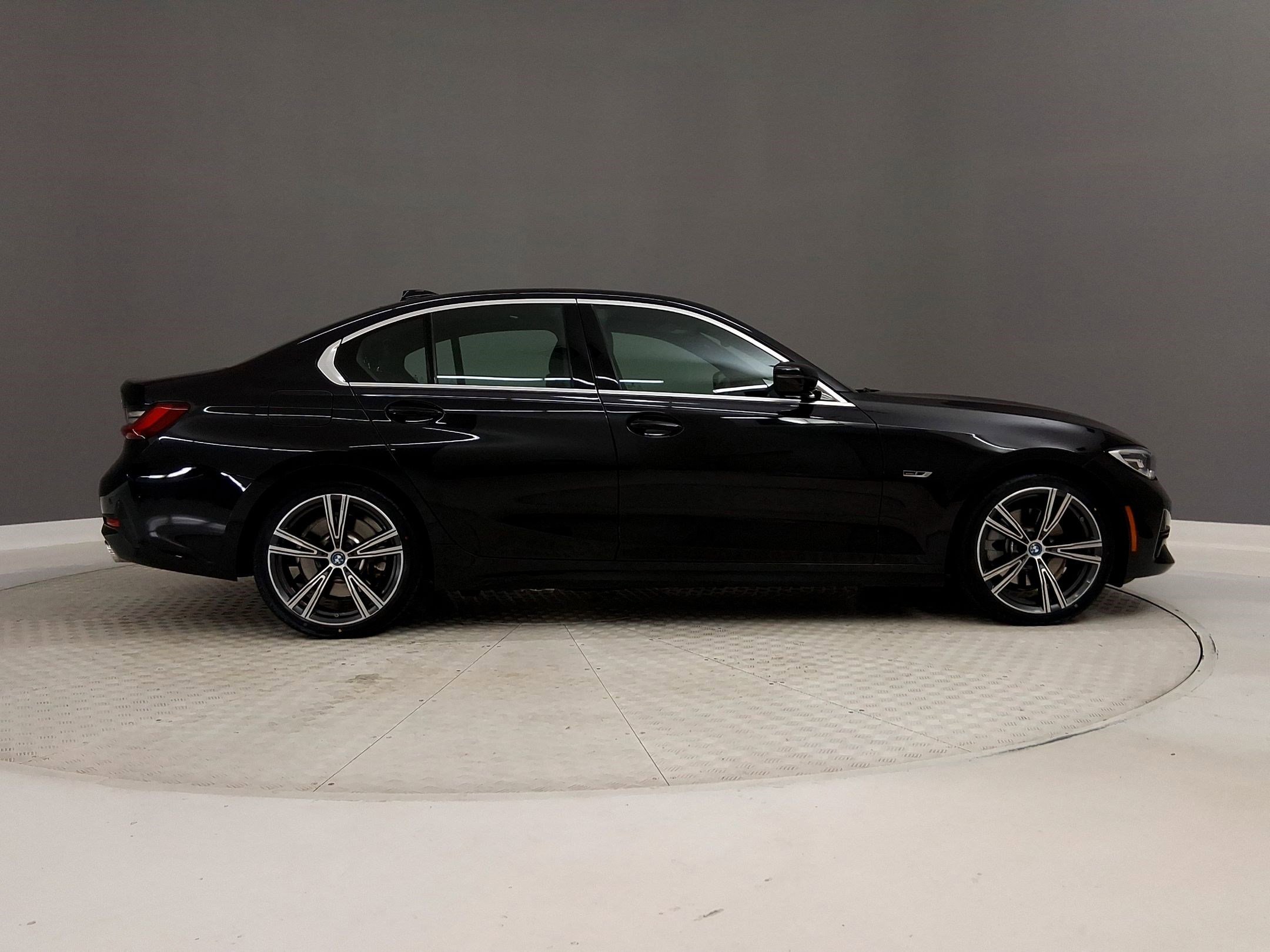 Used 2022 BMW 330e w/ Driving Assistance Package image 6