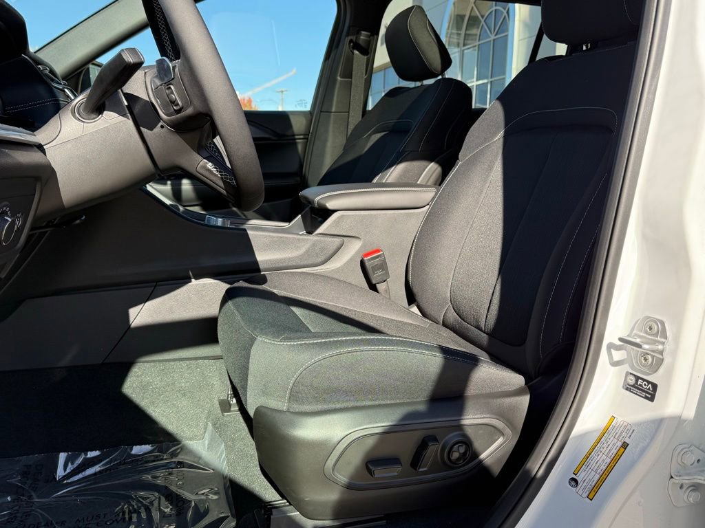 New 2025 Jeep Grand Cherokee L Laredo w/ Trailer Tow Package image 2