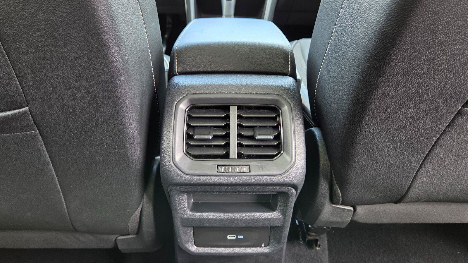 Certified 2023 Volkswagen Taos SE w/ Panoramic Sunroof Package FWD image 58