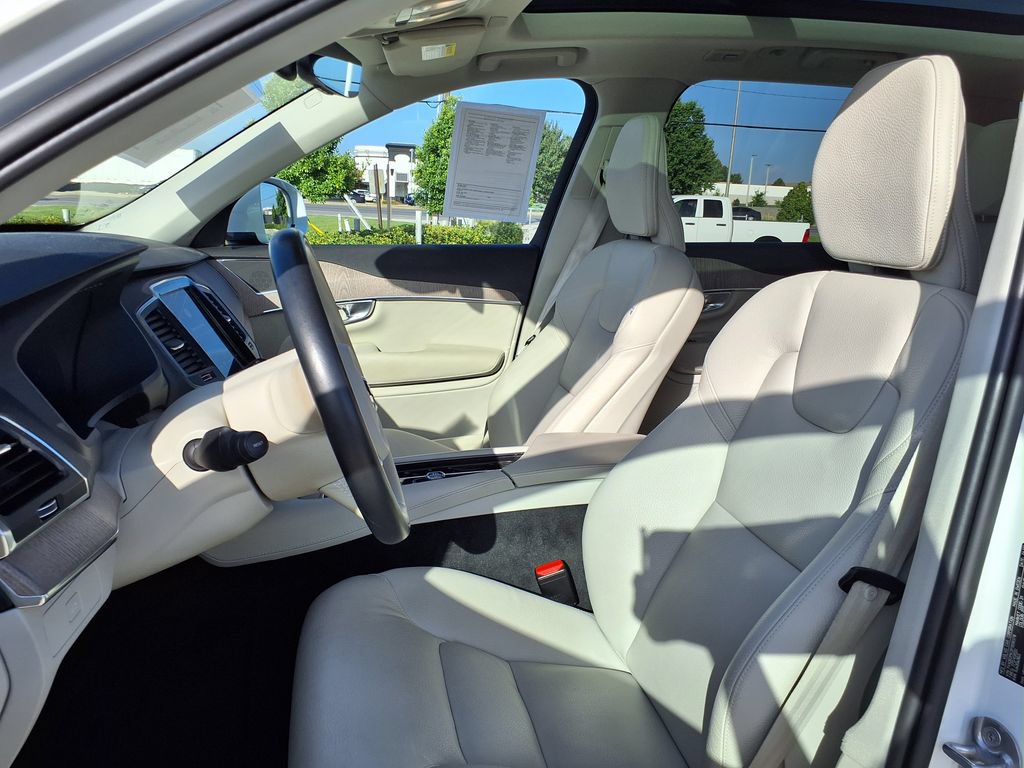 Certified 2023 Volvo XC90 B6 Core AWD/4WD image 17