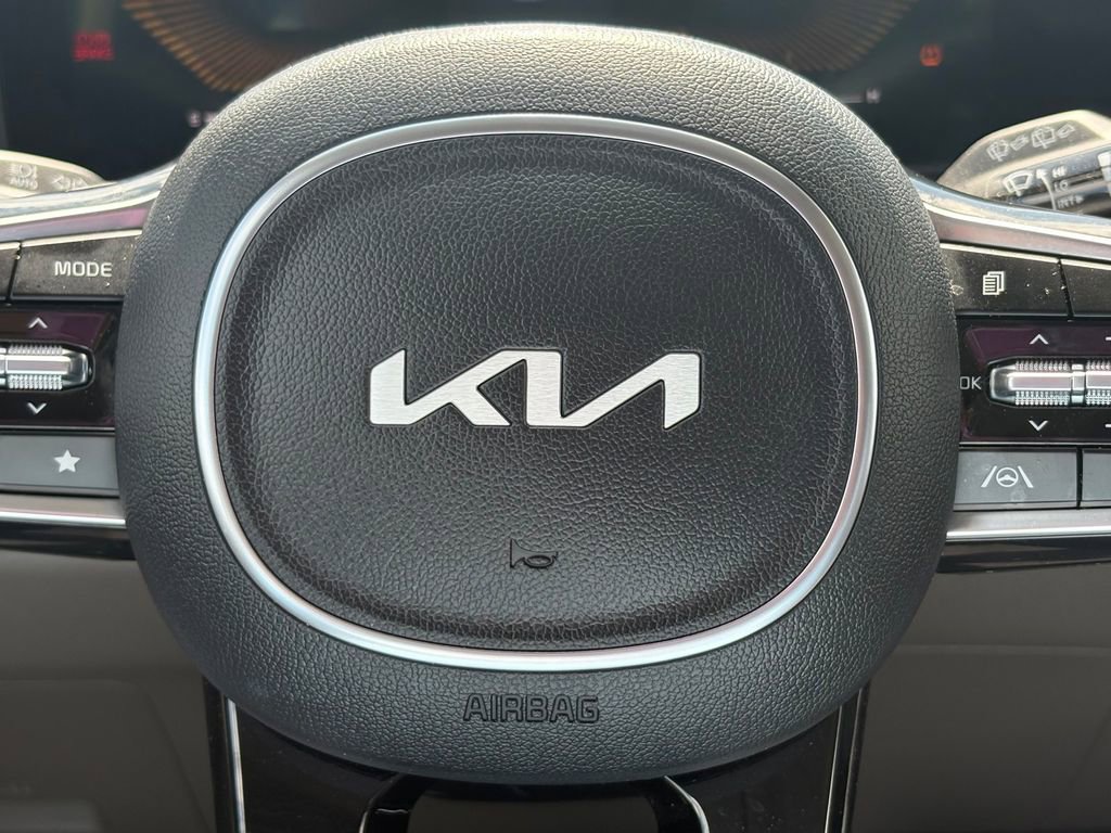 Certified 2026 Kia Carnival EX image 28
