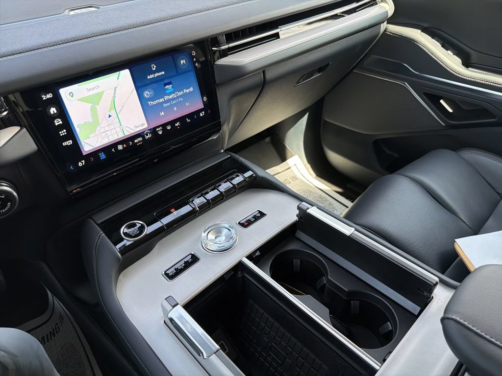 Used 2025 Lincoln Navigator Reserve AWD/4WD image 21