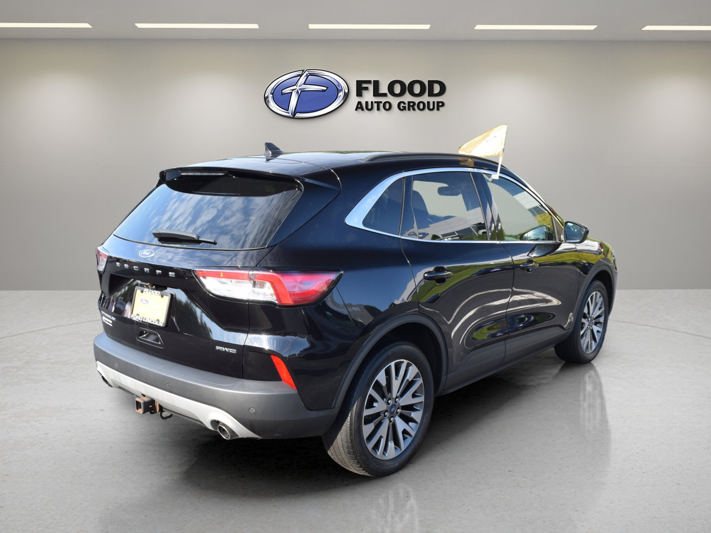 Used 2022 Ford Escape Titanium w/ Class II Trailer Tow Package AWD/4WD image 4