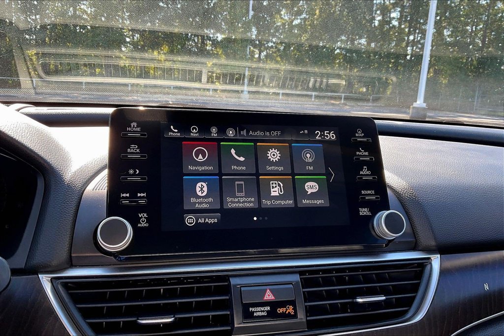 Used 2018 Honda Accord Touring image 18