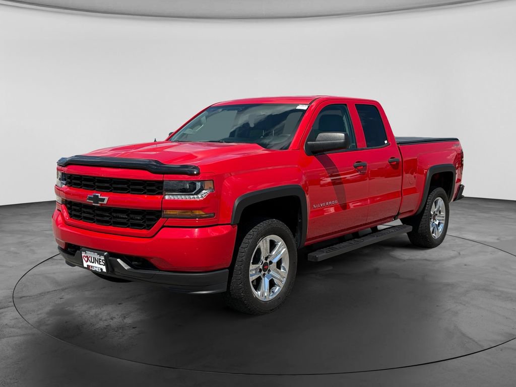 Used 2017 Chevrolet Silverado 1500 Custom w/ Custom Convenience Package AWD/4WD image 4