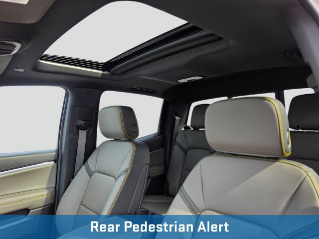 New 2026 Chevrolet Colorado ZR2 w/ Technology Package AWD/4WD image 25