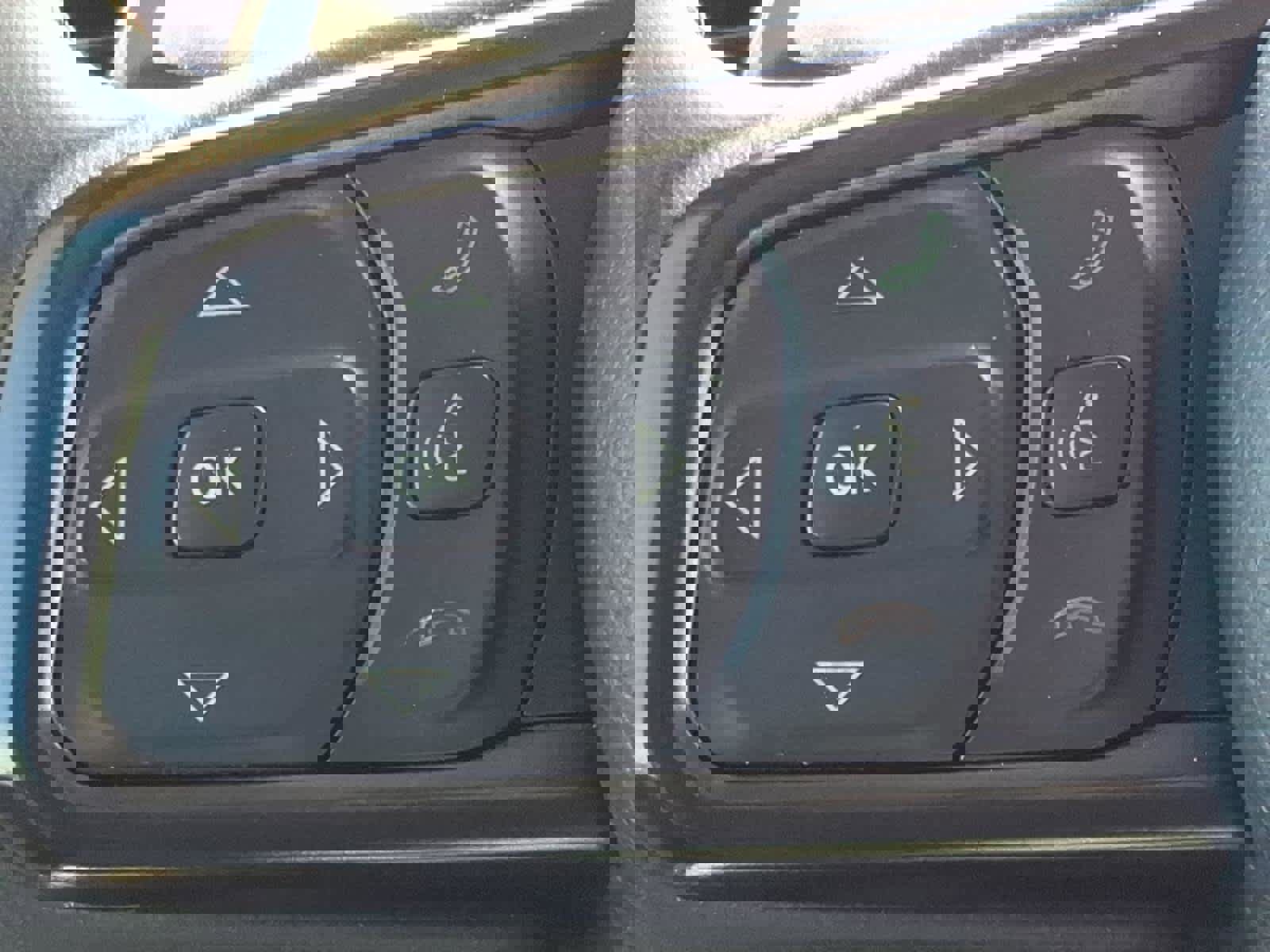 Used 2024 Jeep Wrangler Willys image 12