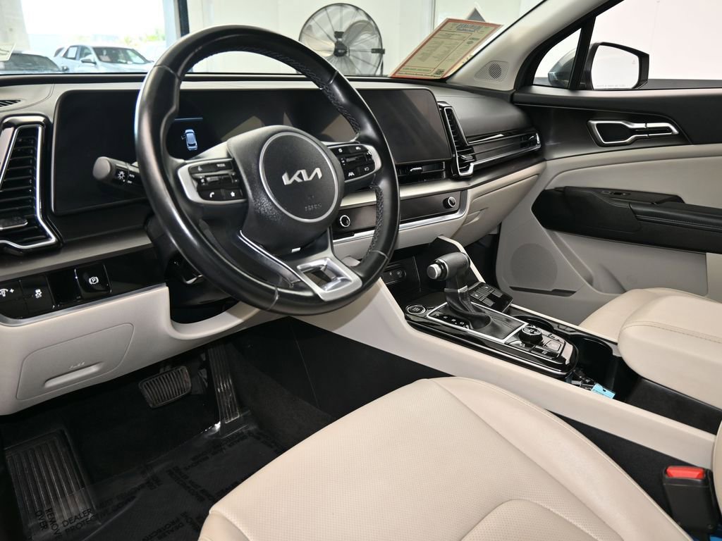 Used 2024 Kia Sportage EX image 13