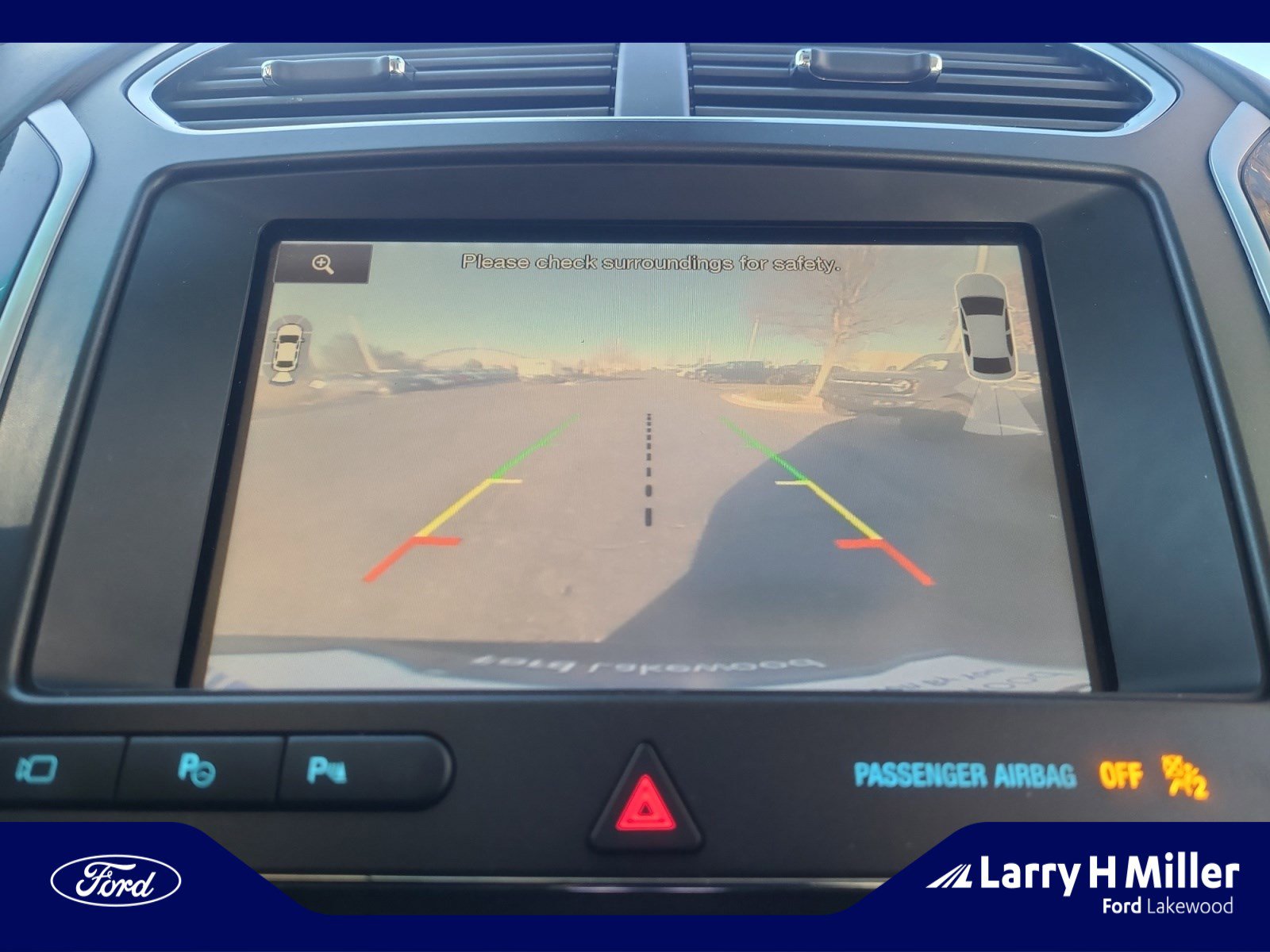 Used 2016 Ford Explorer Platinum image 28