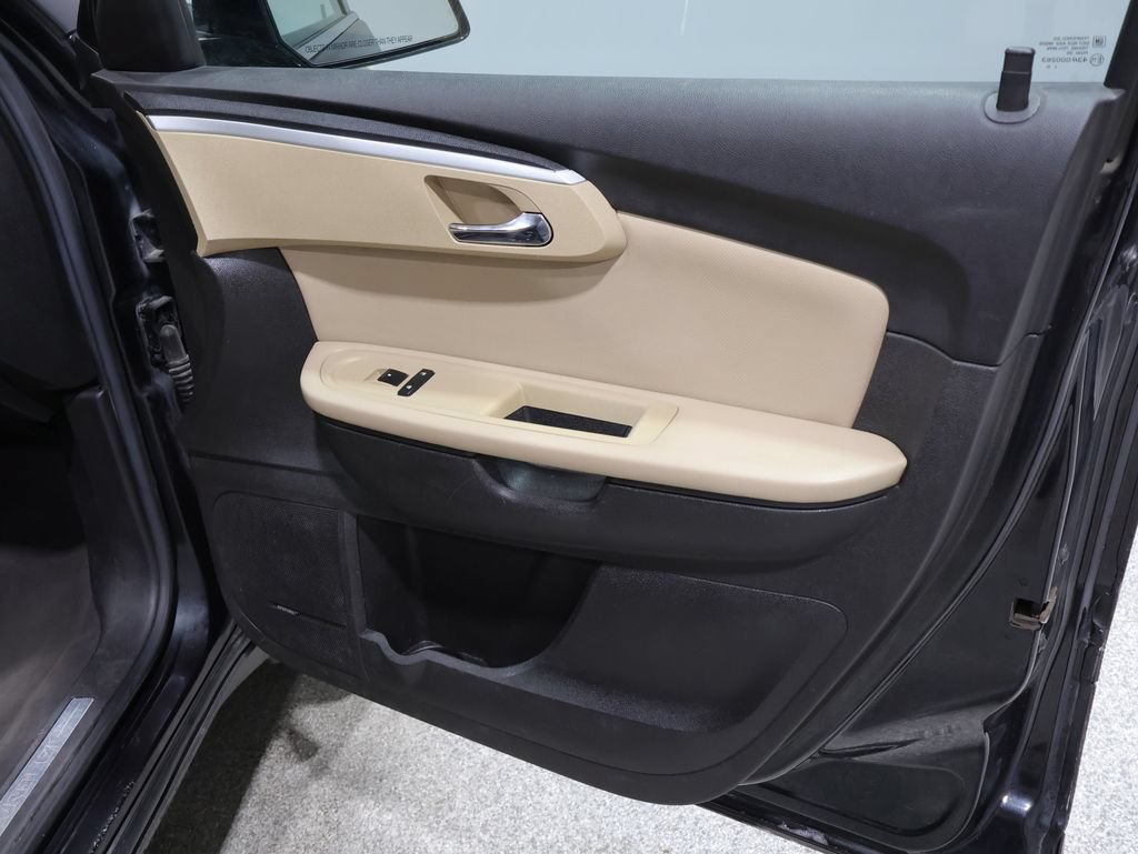 Used 2011 Chevrolet Traverse LTZ AWD/4WD image 30