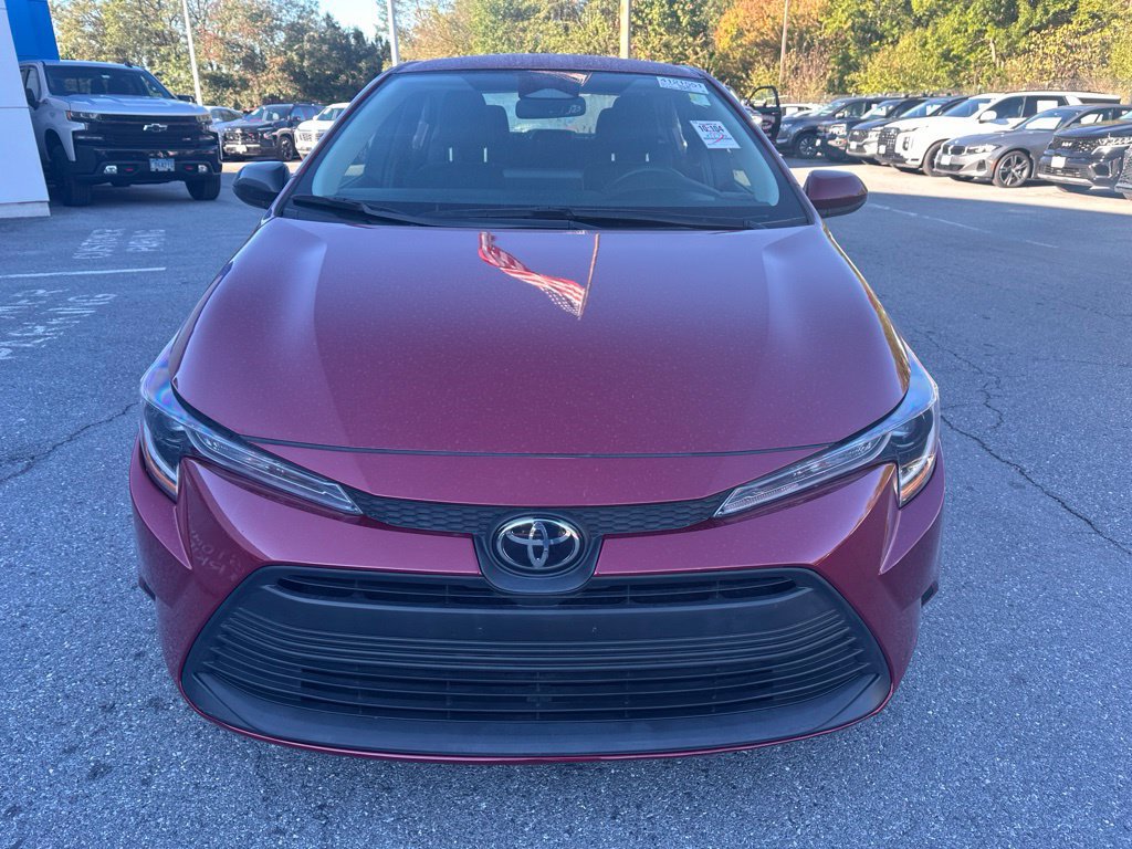 Used 2025 Toyota Corolla LE FWD image 2
