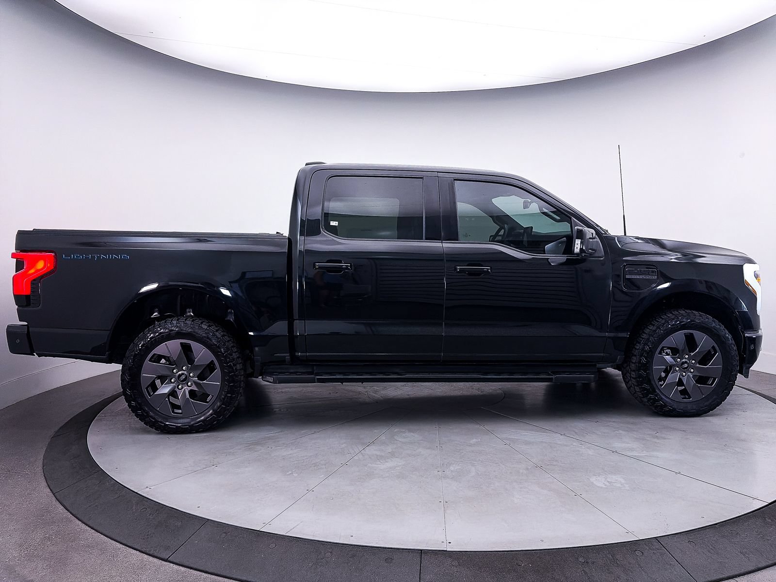 Used 2023 Ford F150 Lightning Lariat w/ Equipment Group 511A High AWD/4WD image 44
