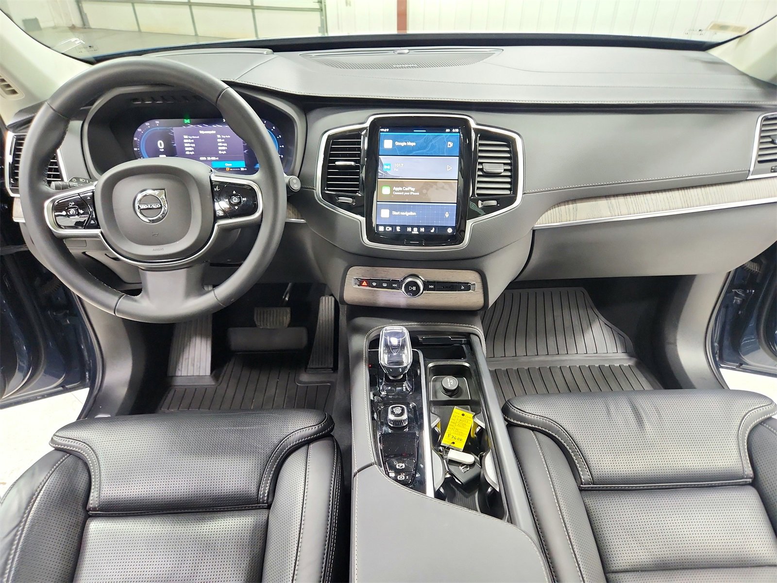 Used 2024 Volvo XC90 B6 Ultimate w/ Protection Package Premier image 26