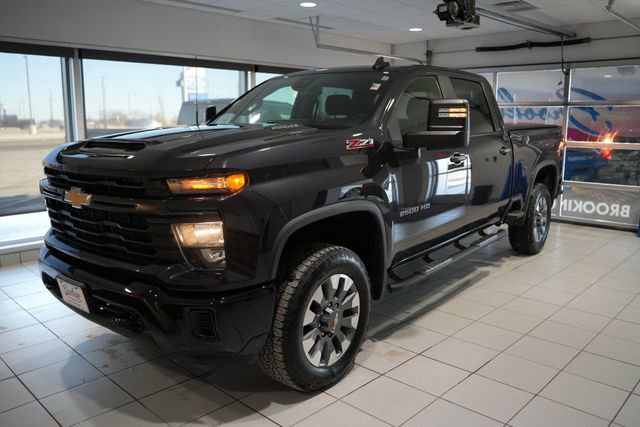 Used 2024 Chevrolet Silverado 2500 Custom w/ Custom Value Package image 6