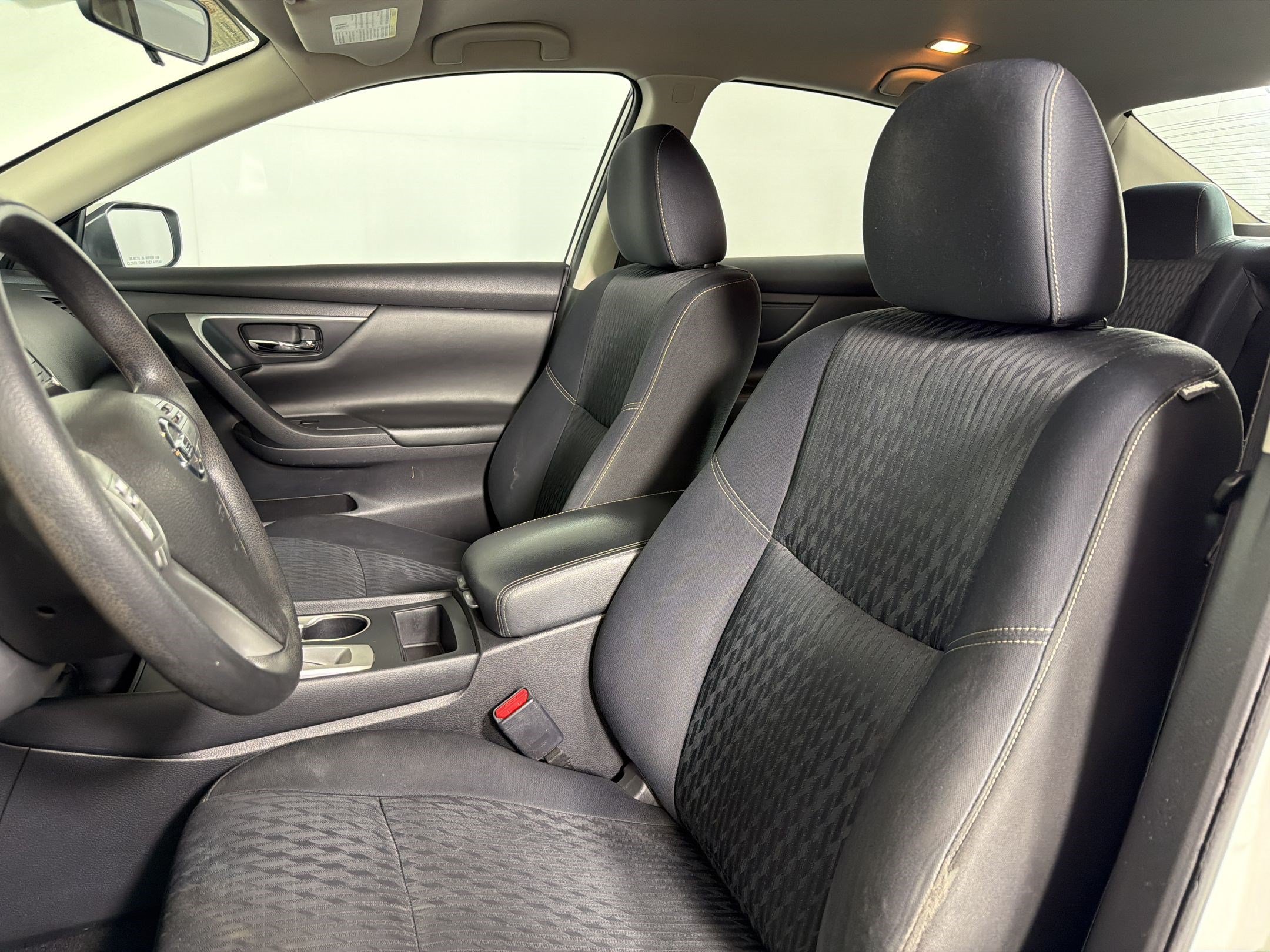 Used 2018 Nissan Altima 2.5 S FWD image 4
