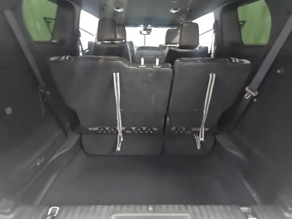 Used 2024 Chrysler Pacifica Limited FWD image 17