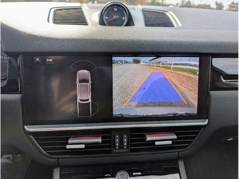 Used 2020 Porsche Cayenne image 26