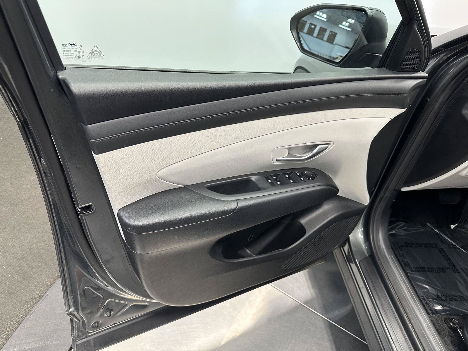 Used 2025 Hyundai Tucson SEL AWD/4WD image 13