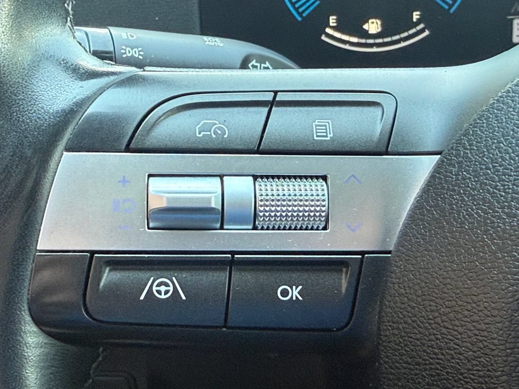 Used 2024 Hyundai Kona SEL FWD image 4