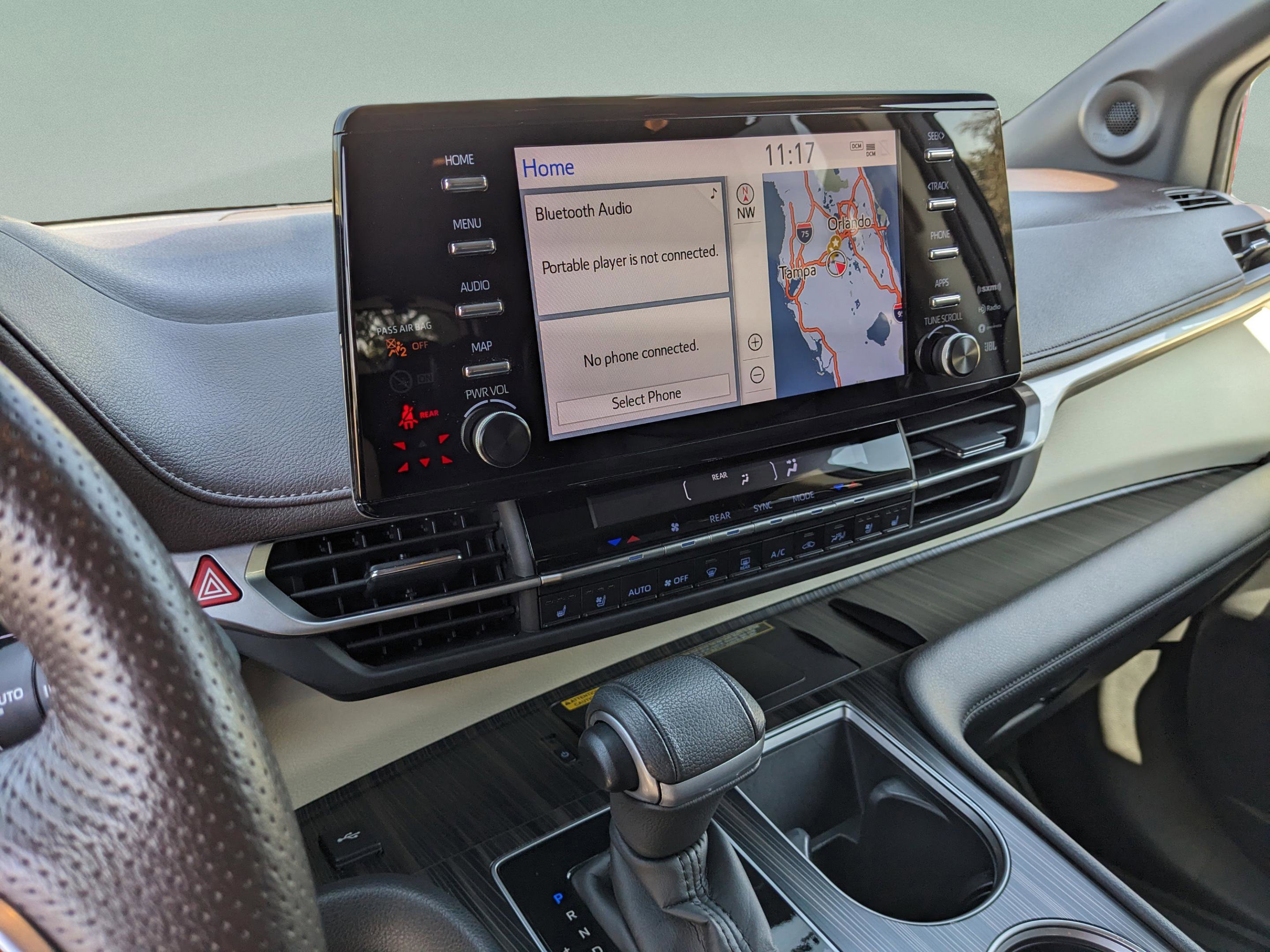 Used 2022 Toyota Sienna Platinum image 29