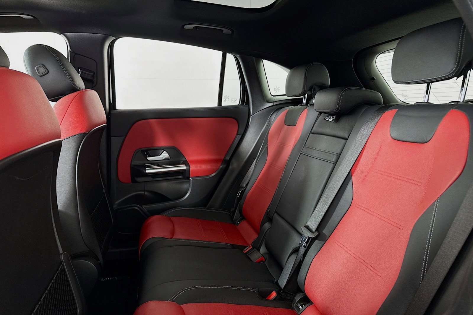 Certified 2022 Mercedes-Benz GLA 35 AMG 4MATIC image 7