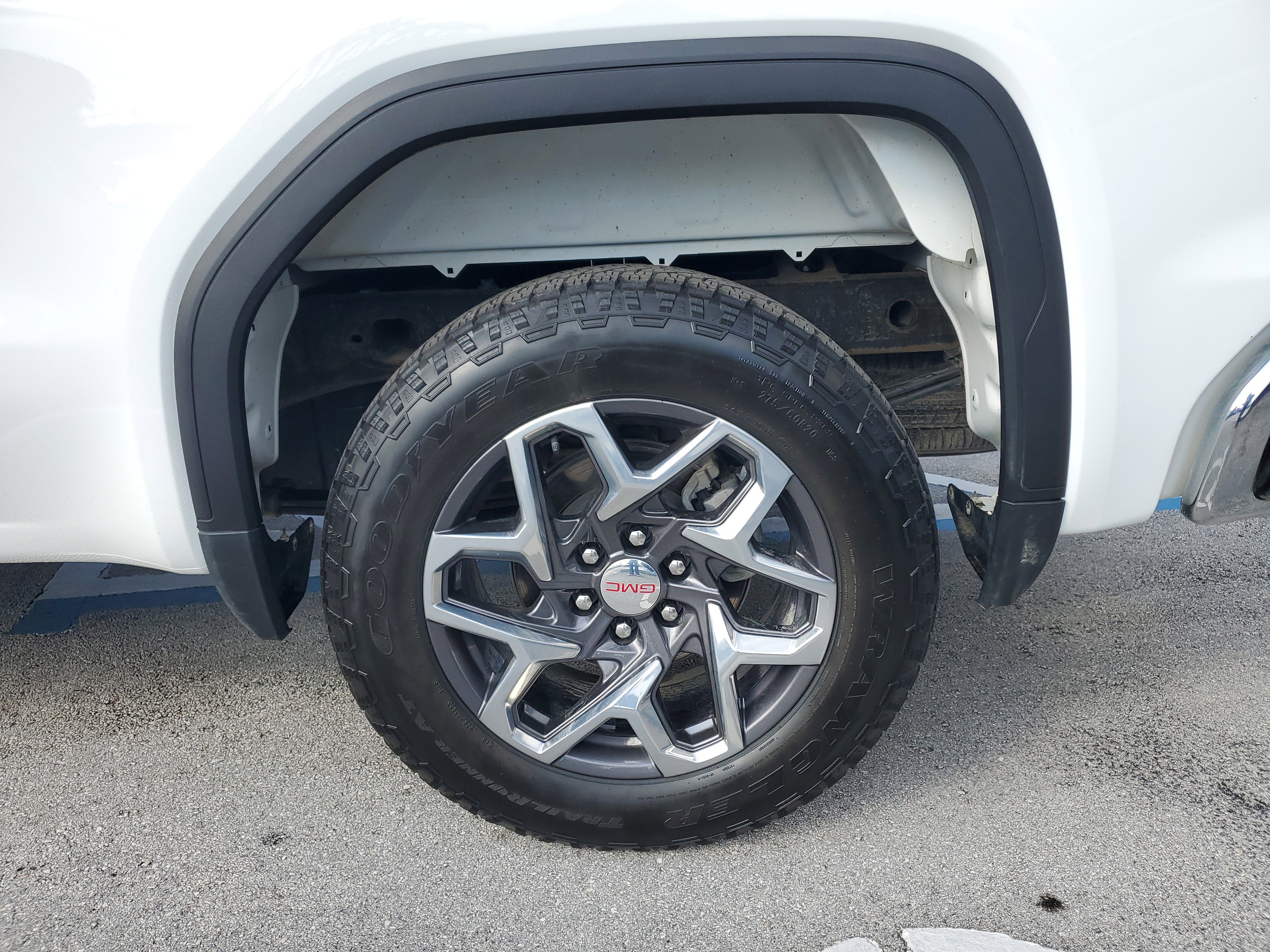 Used 2023 GMC Sierra 1500 SLE image 29