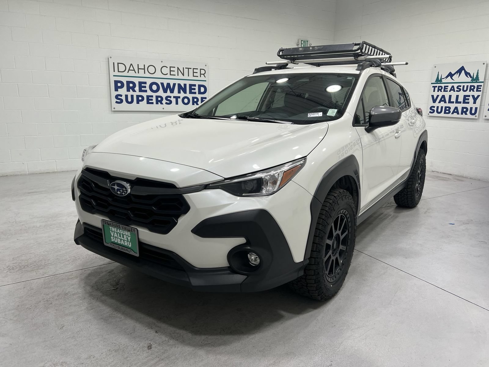 Used 2024 Subaru Crosstrek 2.0i Premium w/ Crosstrek Mirror Package AWD/4WD image 4
