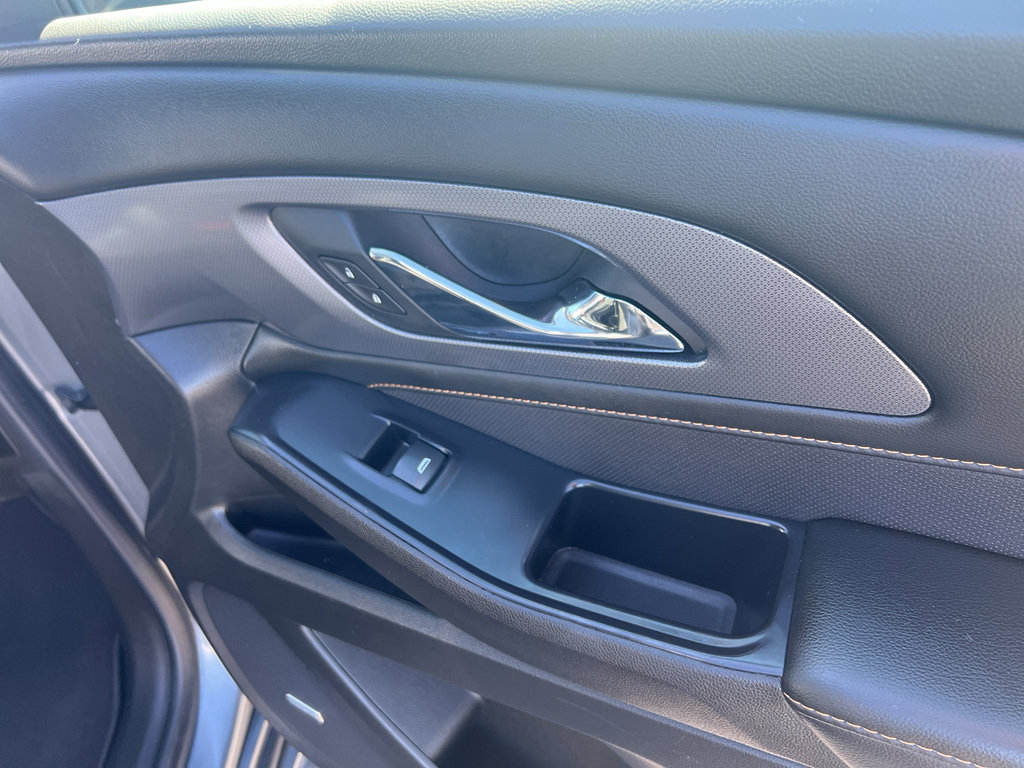 Used 2021 Chevrolet Traverse Premier image 22