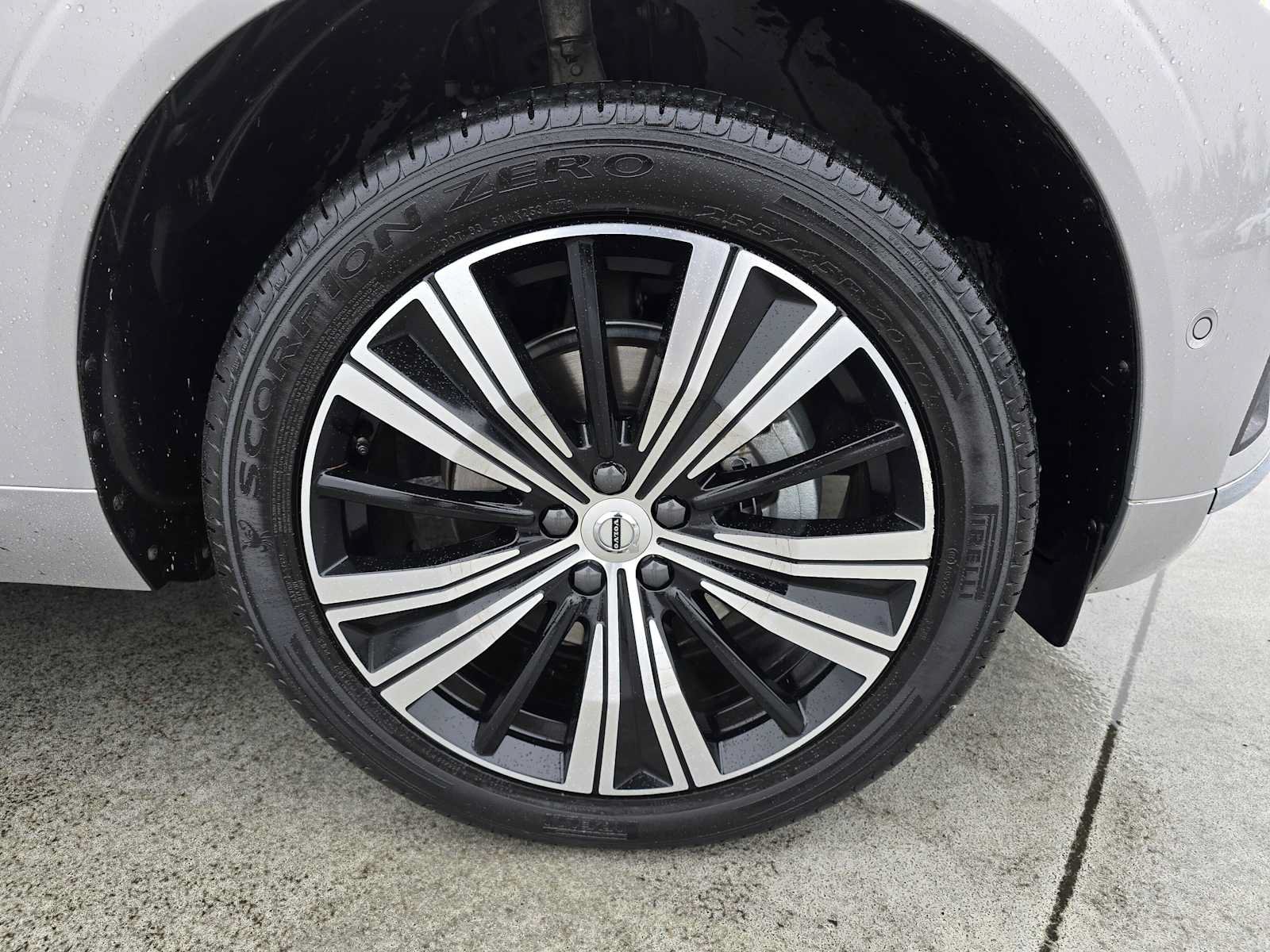 Used 2023 Volvo XC60 B5 Plus w/ Climate Package AWD/4WD image 10