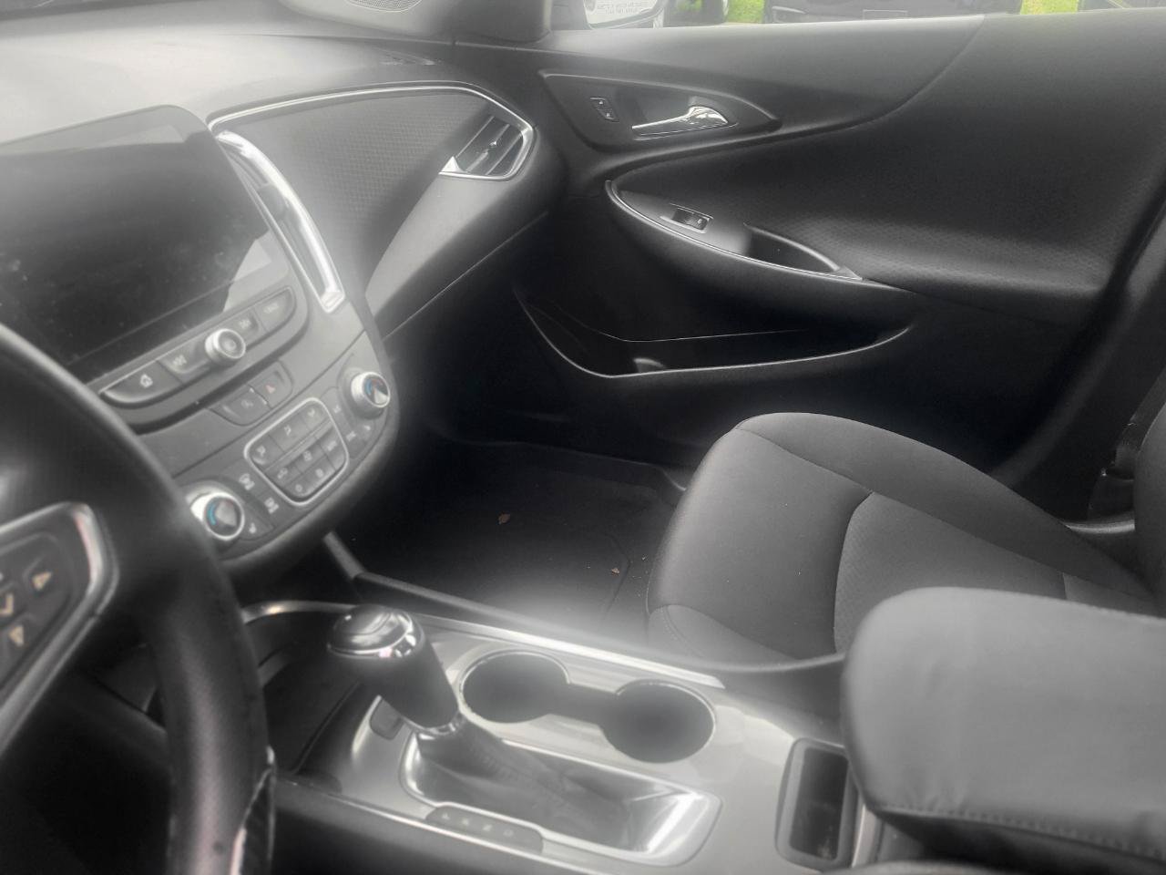 Used 2020 Chevrolet Malibu LT FWD image 57