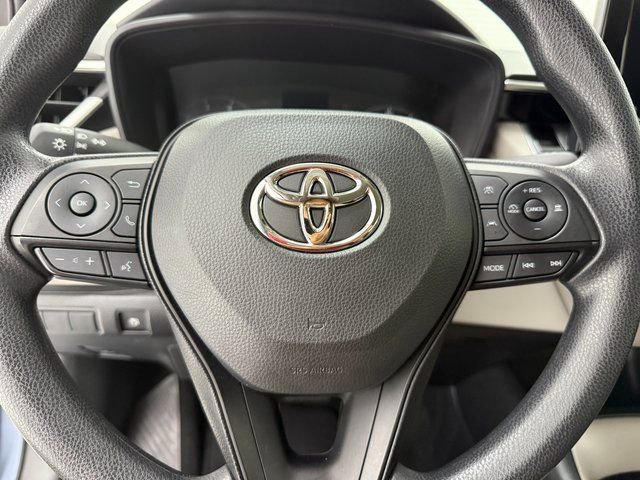 Used 2025 Toyota Corolla LE image 9