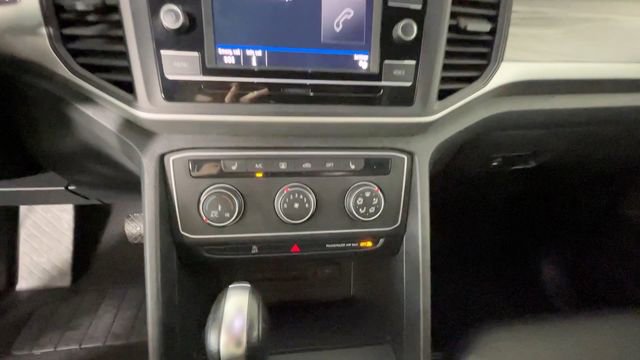 Used 2022 Volkswagen Atlas Cross Sport SE FWD image 29