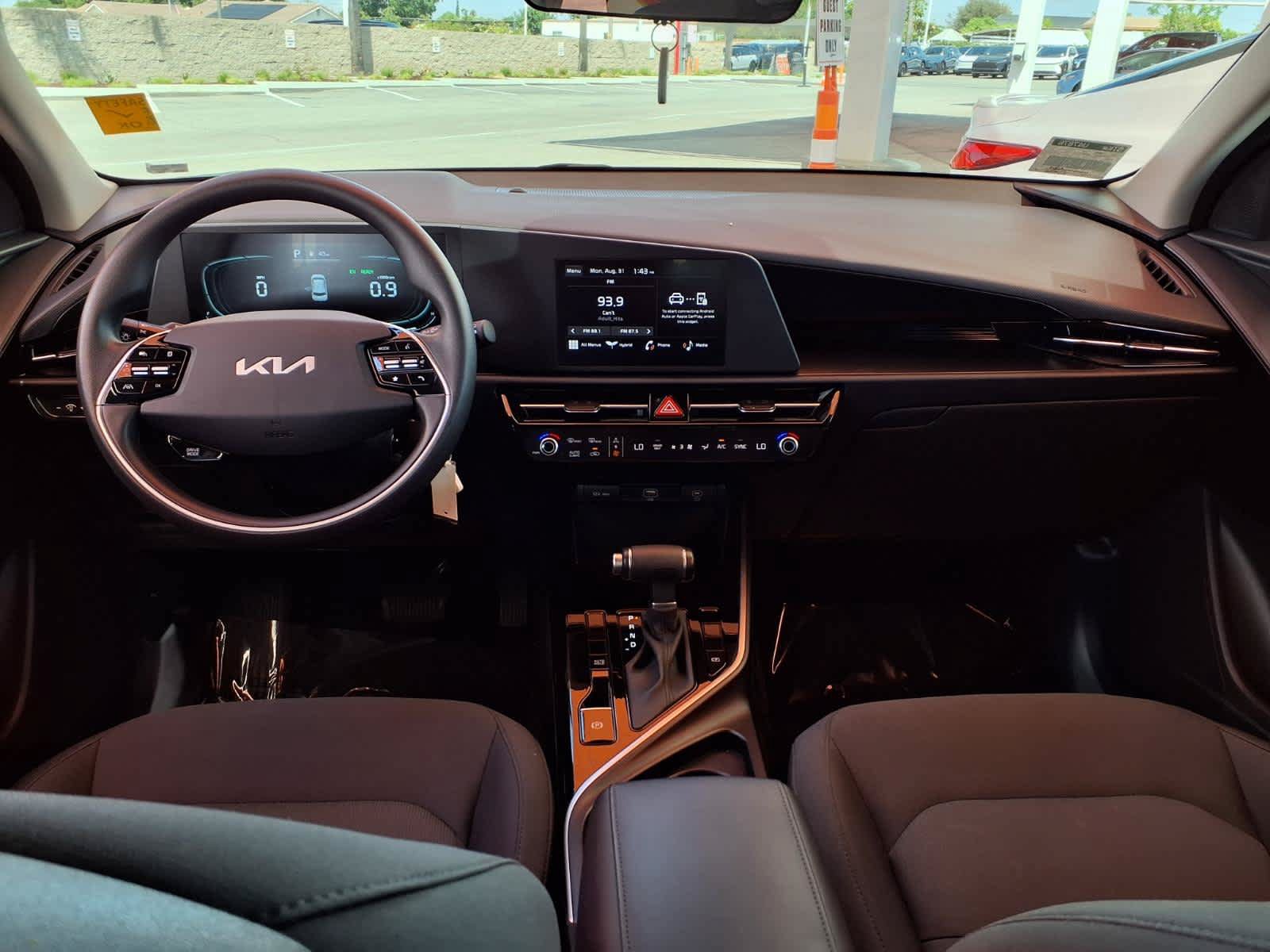 Used 2025 Kia Niro LX FWD image 13