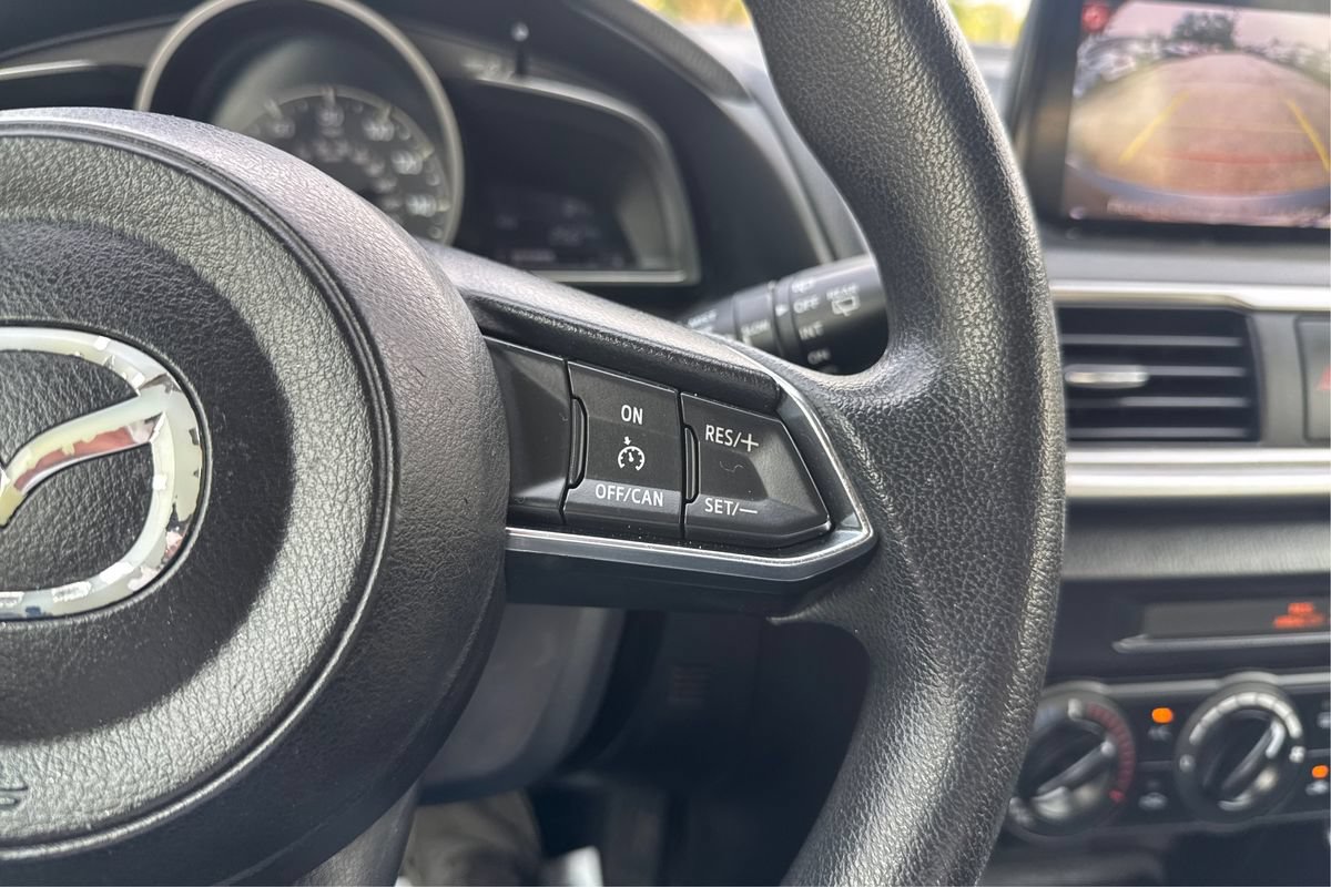 Used 2018 MAZDA MAZDA3 Sport FWD image 29