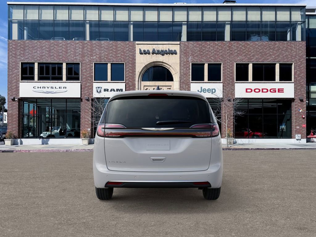 New 2026 Chrysler Pacifica Select image 7