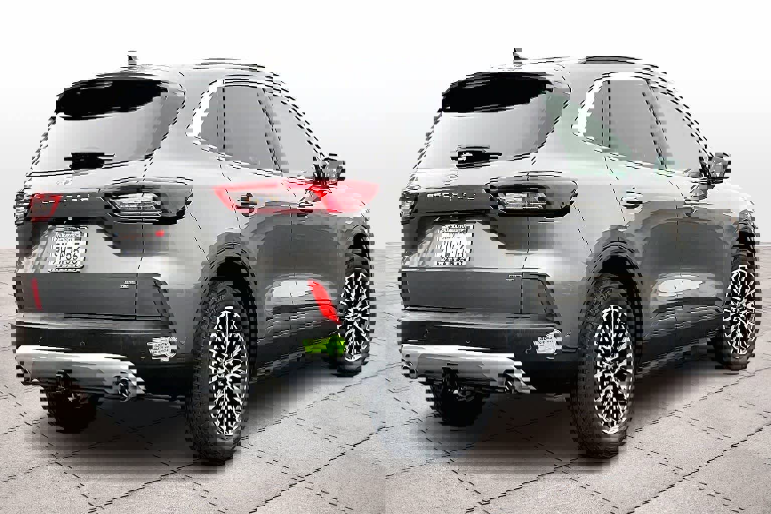 Used 2023 Ford Escape SE w/ PHEV Premium Package image 16