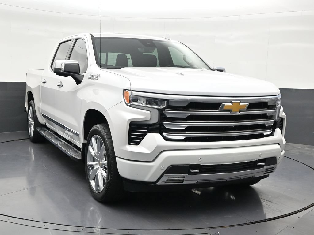 Used 2024 Chevrolet Silverado 1500 High Country w/ High Country Premium Package AWD/4WD image 8