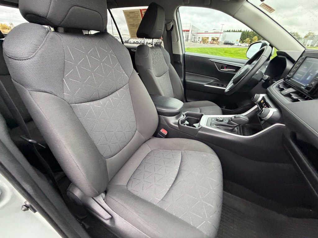 Used 2021 Toyota RAV4 XLE w/ XLE Grade Weather Package AWD/4WD image 32