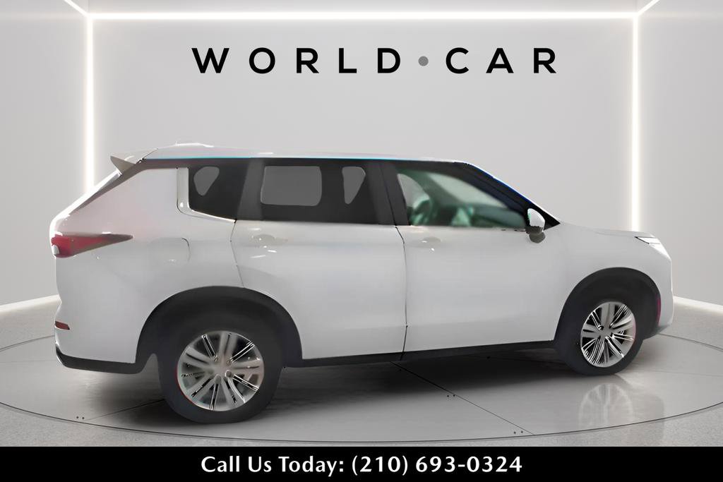 Used 2024 Mitsubishi Outlander ES image 8