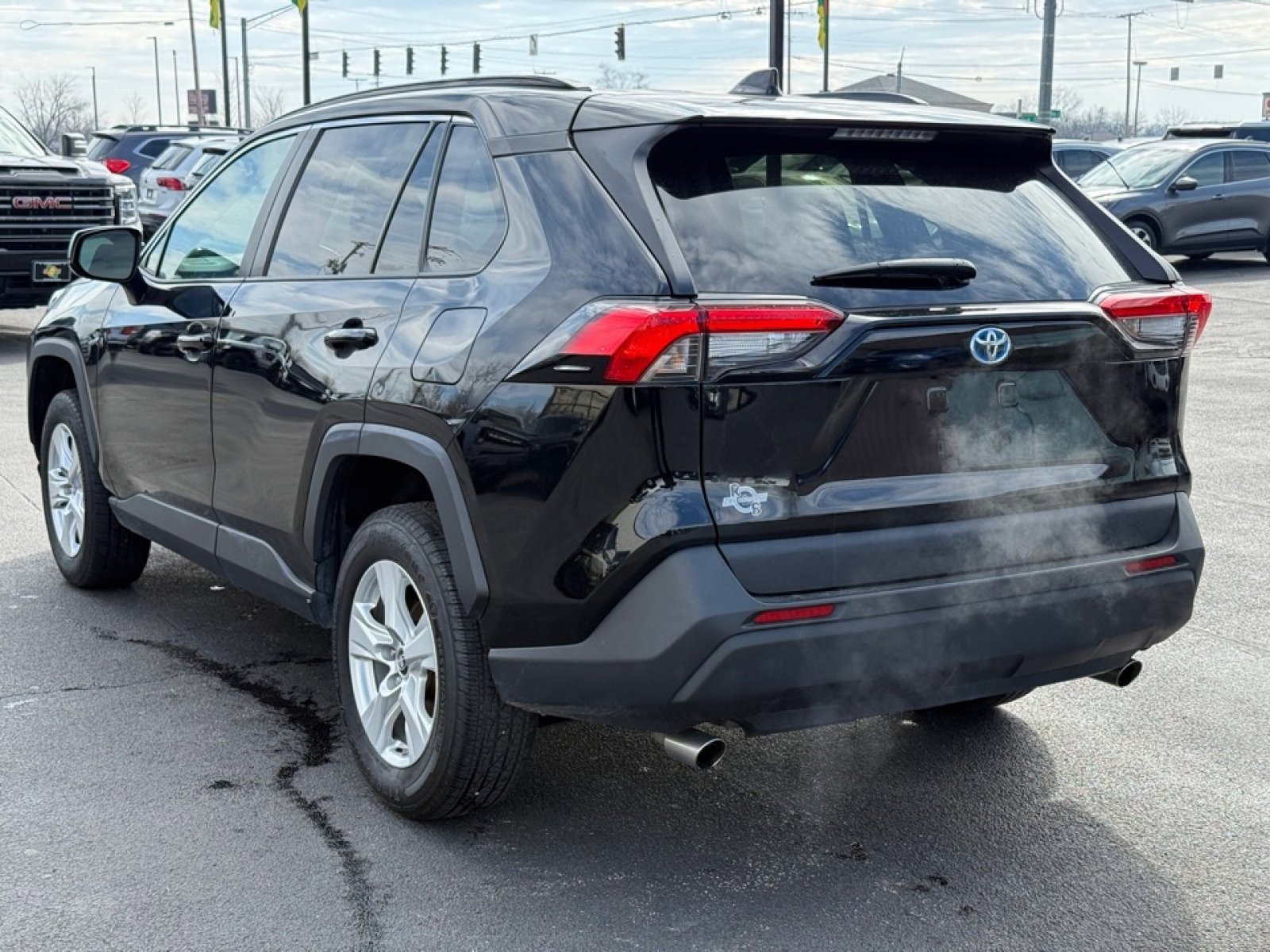 Used 2021 Toyota RAV4 LE AWD/4WD image 6