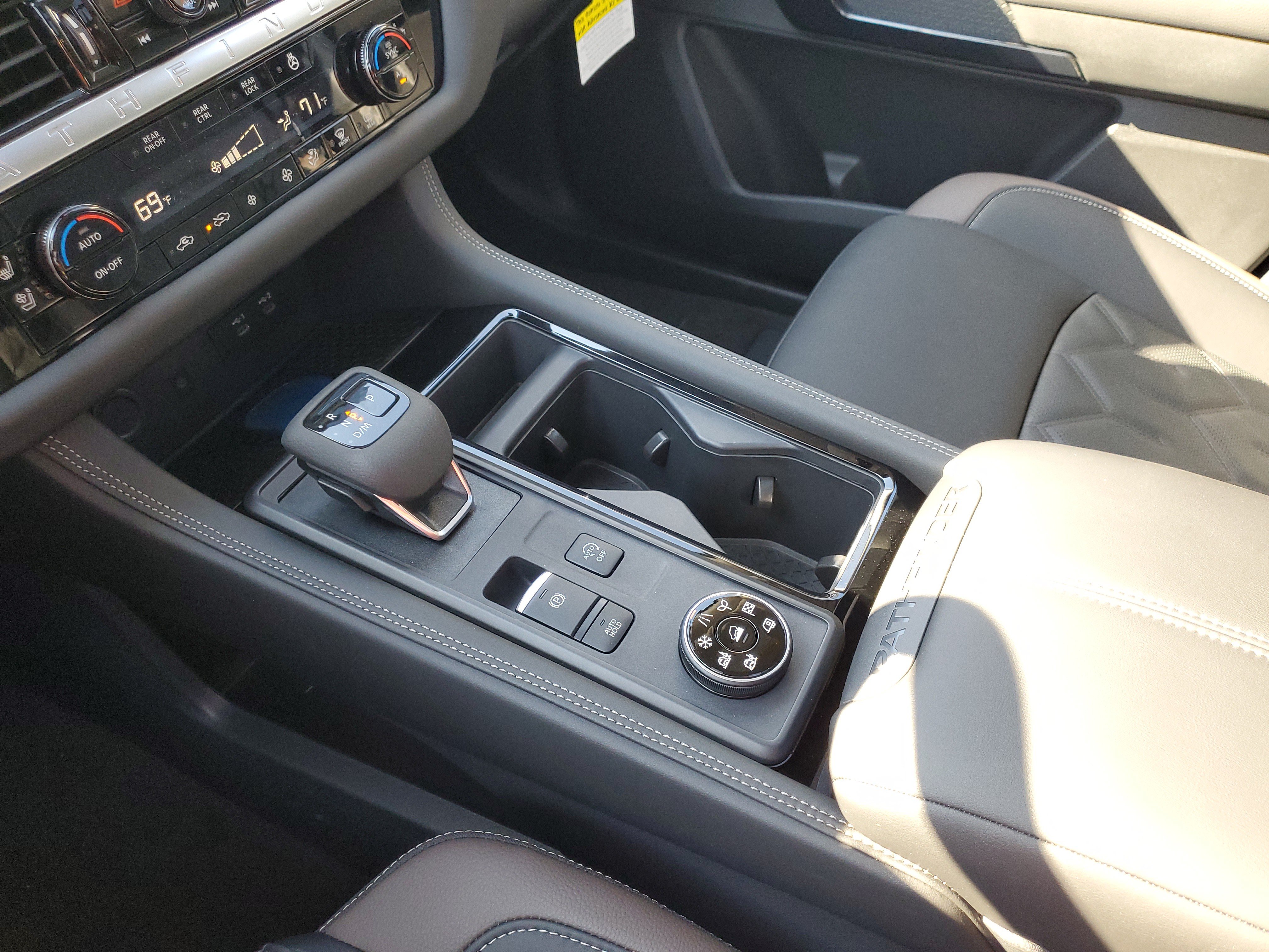 New 2026 Nissan Pathfinder Platinum AWD/4WD image 21