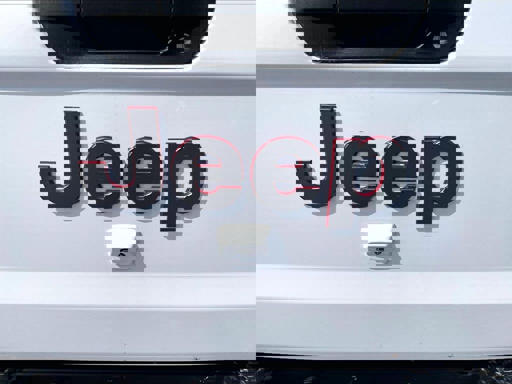 Used 2023 Jeep Gladiator Rubicon w/ Cold Weather Group image 28