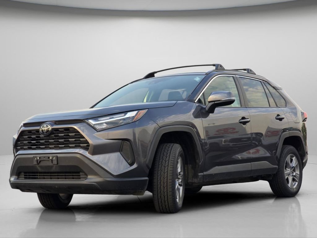Used 2024 Toyota RAV4 XLE AWD/4WD image 18
