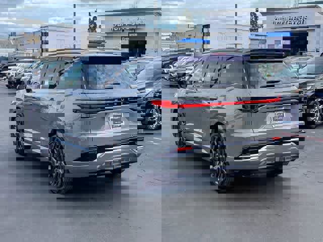 New 2026 Lexus TX 500h AWD image 2